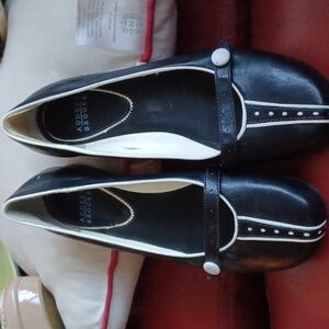 Audrey Brooke Women's Black Leather Becky Ballet Flat 5.5